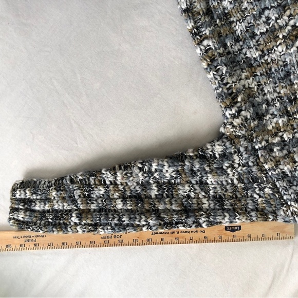 Black Tape Women's Cable Knit Sweater Could fit medium - Picture 7 of 8